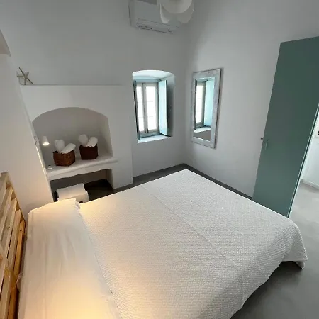 Cycladic Rooftop House In The Heart Of Parikia