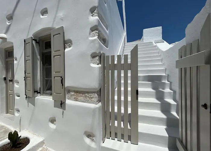 Cycladic Rooftop House In The Heart Of Parikia